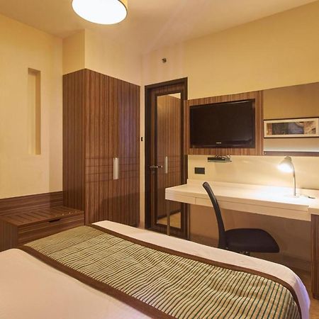 Residency Sarovar Portico Mumbai Bagian luar foto