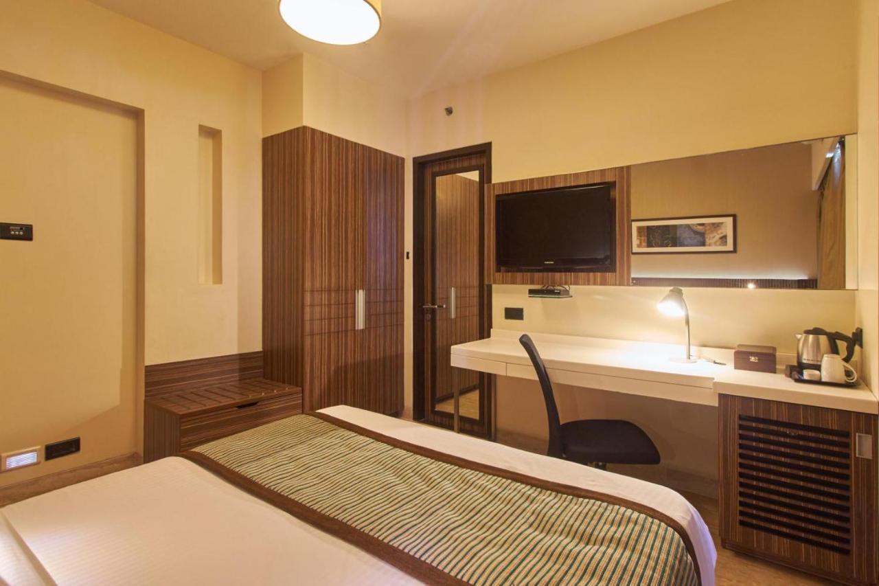 Residency Sarovar Portico Mumbai Bagian luar foto