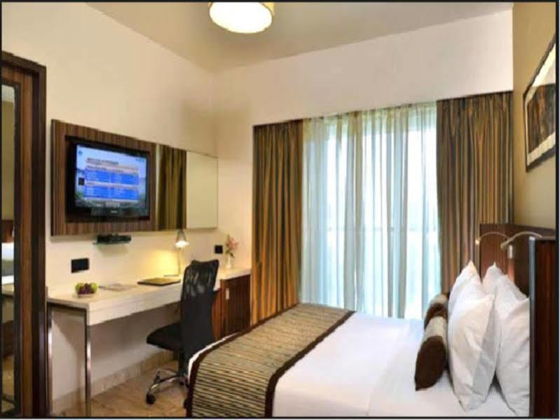Residency Sarovar Portico Mumbai Bagian luar foto