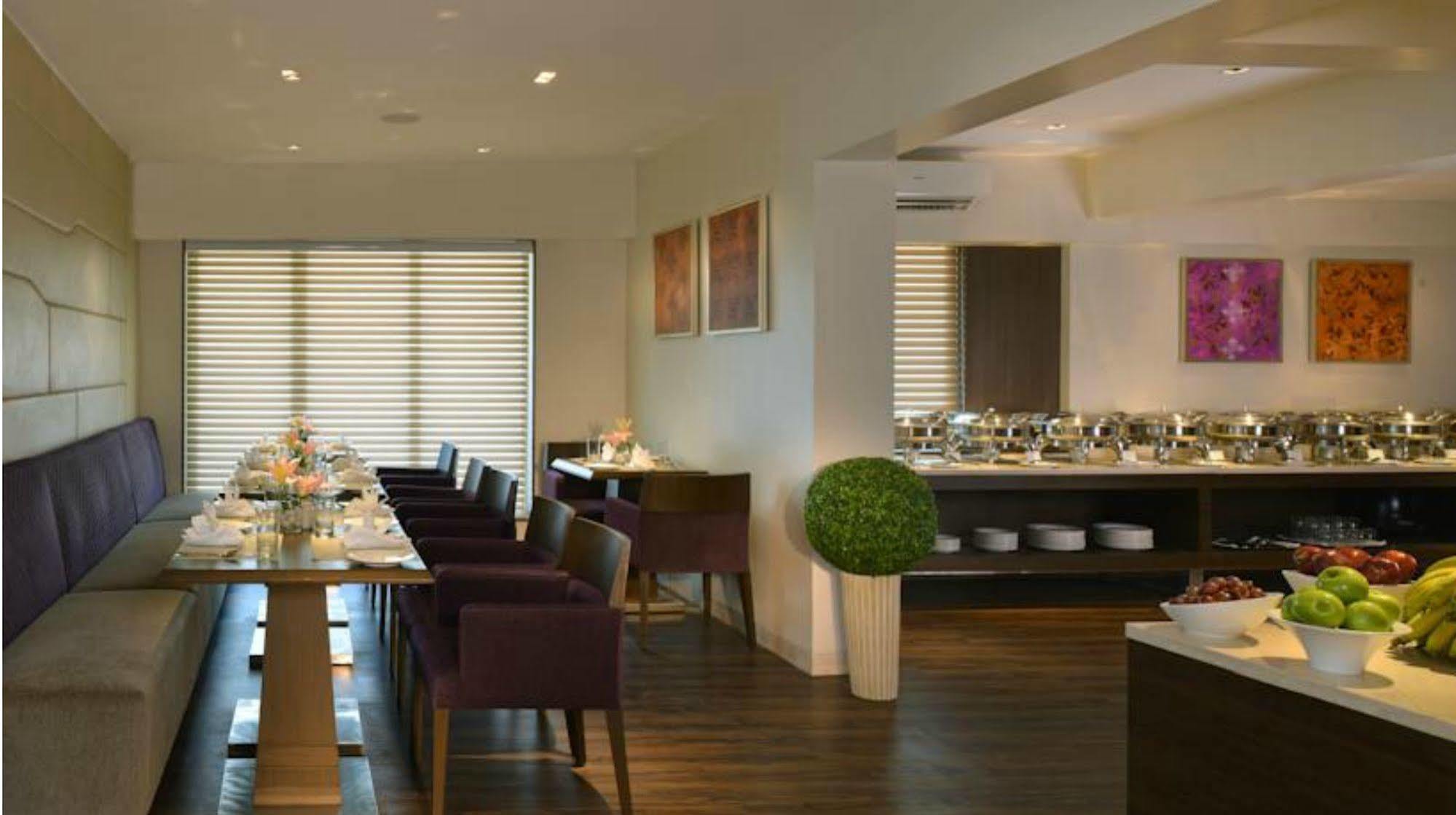 Residency Sarovar Portico Mumbai Bagian luar foto