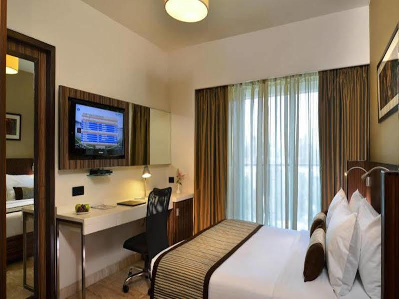 Residency Sarovar Portico Mumbai Bagian luar foto